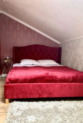 Отель Hotel Jolie- Casa Cutava Галац Номер с кроватью размера «queen-size»-14