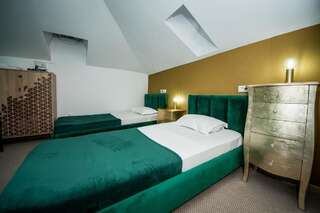Отель Hotel Jolie- Casa Cutava Галац Двухместный номер с 2 отдельными кроватями-1