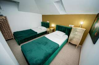 Отель Hotel Jolie- Casa Cutava Галац Двухместный номер с 2 отдельными кроватями-7